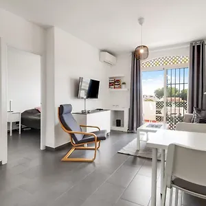 https://1-bedroom-in-verano-azul-free-wi-fi.hotelsinnerja.org